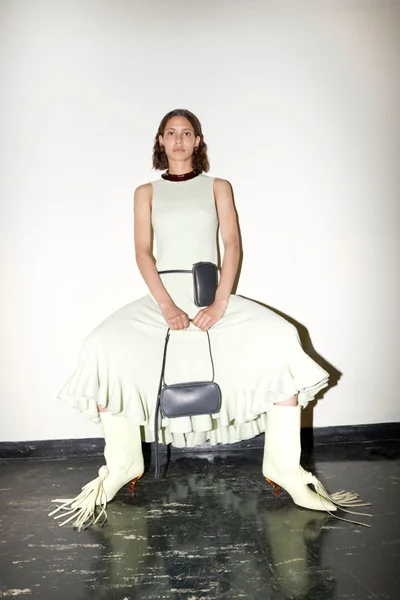 Look 4